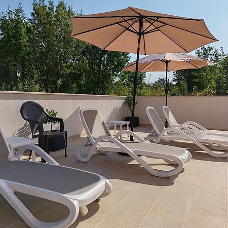 Apartments Oleander Lovrecica-Residence With Pool Extérieur photo