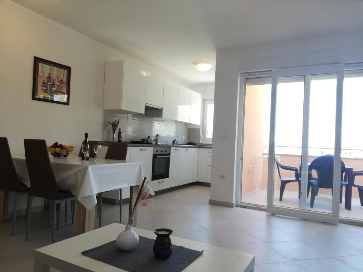 Apartments Oleander Lovrecica-Residence With Pool Extérieur photo