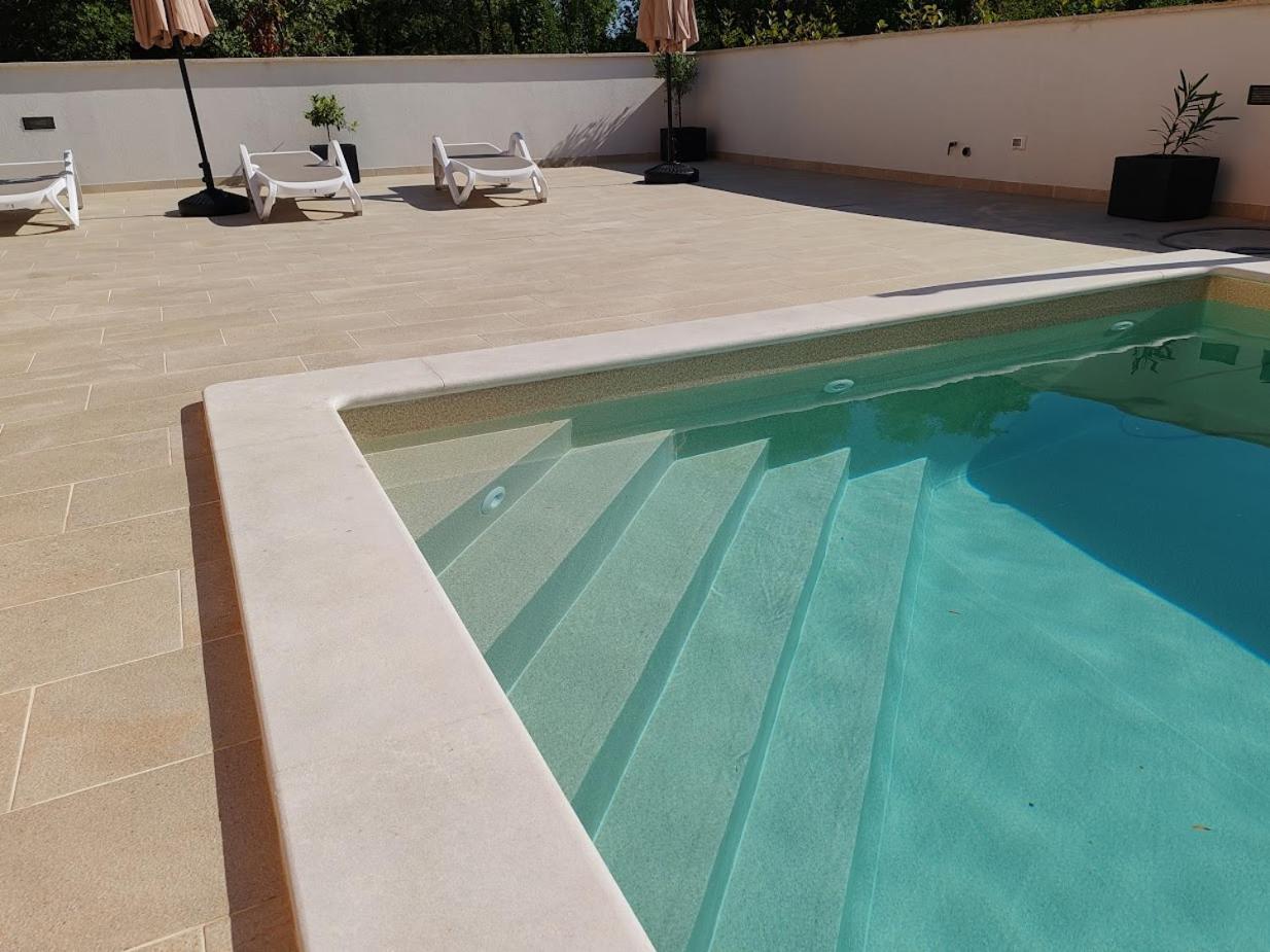 Apartments Oleander Lovrecica-Residence With Pool Extérieur photo