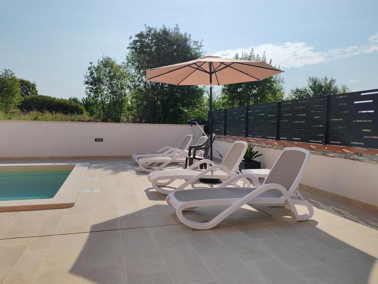 Apartments Oleander Lovrecica-Residence With Pool Extérieur photo