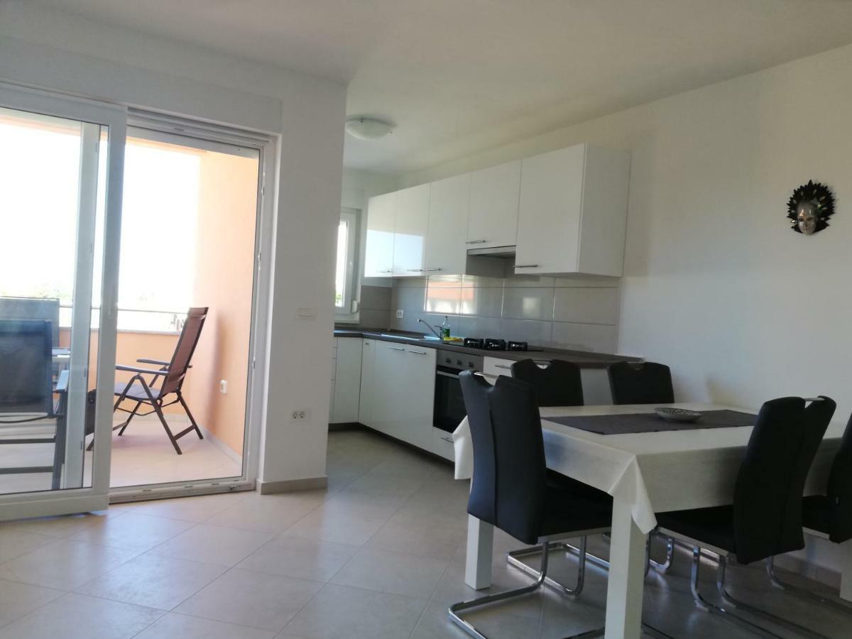 Apartments Oleander Lovrecica-Residence With Pool Extérieur photo